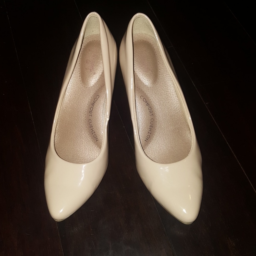 NUDE HEELS